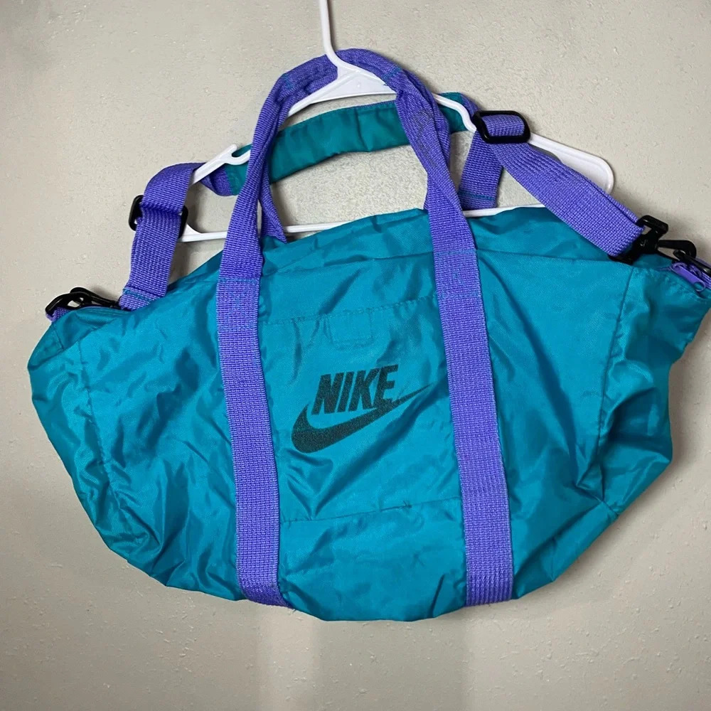 Vintage Nike duffel bag